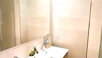 Bathroom of Flat for sale in  Barcelona Capital  with Air Conditioner, Heating and Parquet flooring