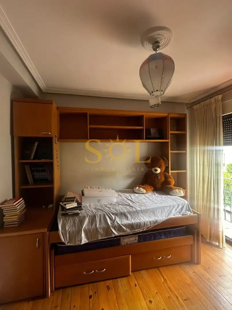 Dormitori de Casa o xalet en venda en León Capital  amb Calefacció, Jardí privat i Terrassa