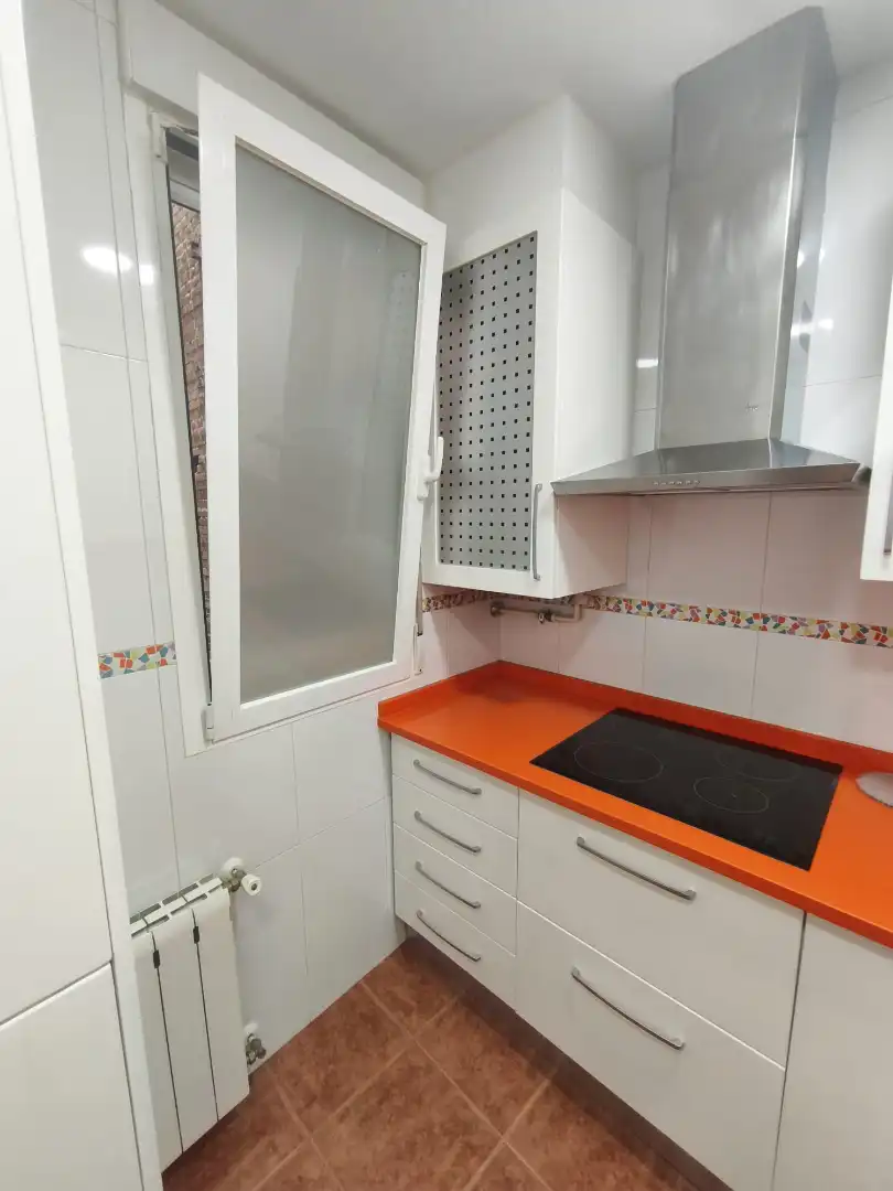 Cocina de Piso de alquiler en Madrid con Calefacción, Horno y Lavadora