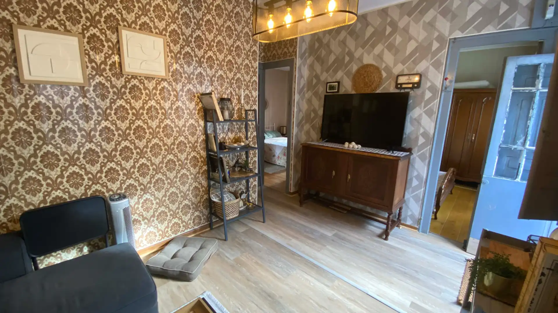 Wohnzimmer von Einfamilien-Reihenhaus zum Verkauf in San Martín del Rey Aurelio mit Privatgarten, Terrasse und Möbliert
