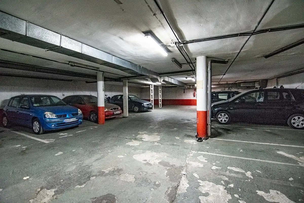 Parkplatz von Garage zur Miete in Madrid