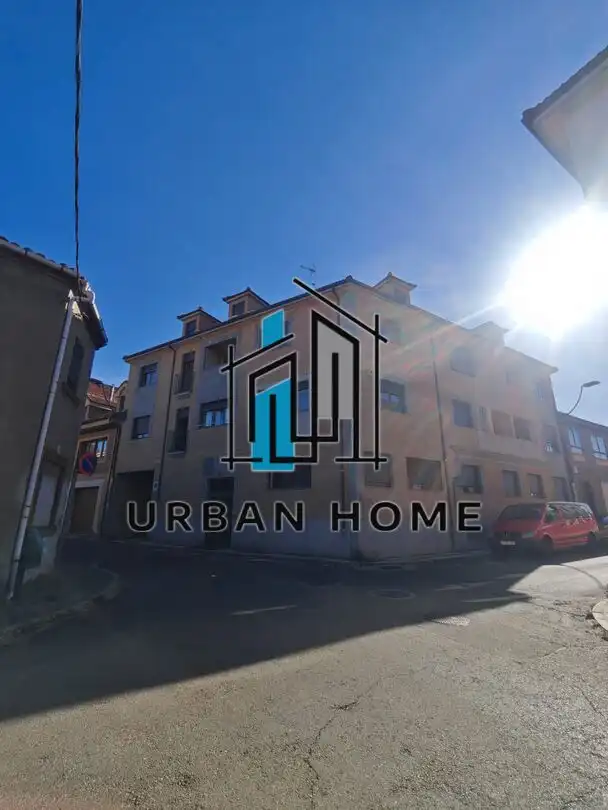 Vista exterior de Dúplex en venta en San Andrés del Rabanedo con Calefacción, Trastero y Balcón