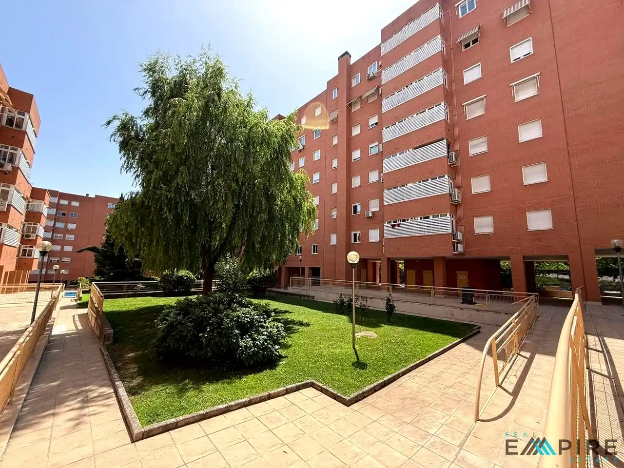 Vista exterior de Piso en venta en Madrid con Calefacción, Trastero y Piscina