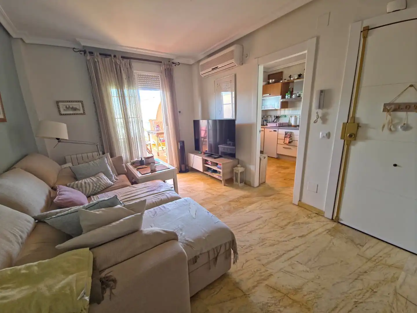 Sala de estar de Ático en venta en Andújar con Aire acondicionado, Terraza y Amueblado