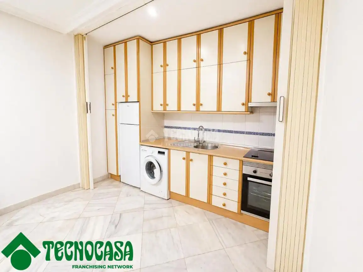 Cocina de Piso en venta en Toledo con Calefacción y Amueblado