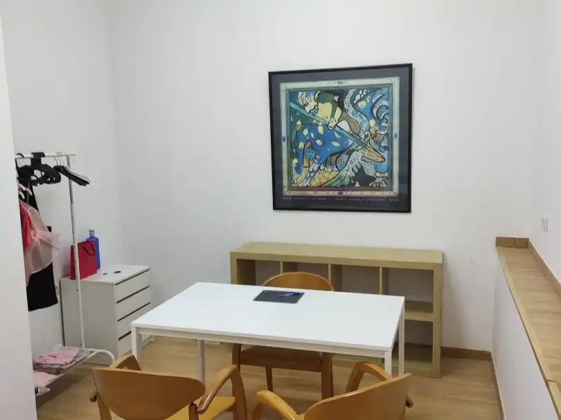 Menjador de Oficina de lloguer en Valencia amb Aire condicionat, Calefacció i Moblat