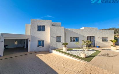 Vista exterior de Casa o xalet en venda en Mojácar amb Aire condicionat, Jardí privat i Terrassa