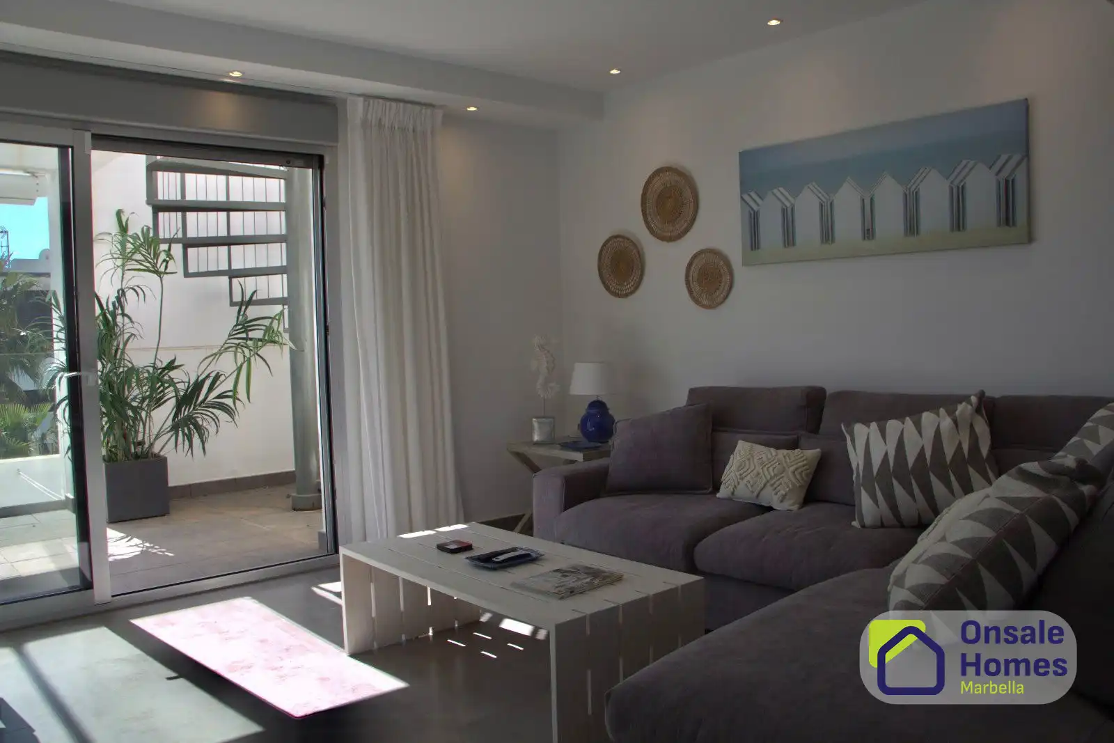 Living room of Attic for sale in Estepona  with Air Conditioner, Terrace and Storage room