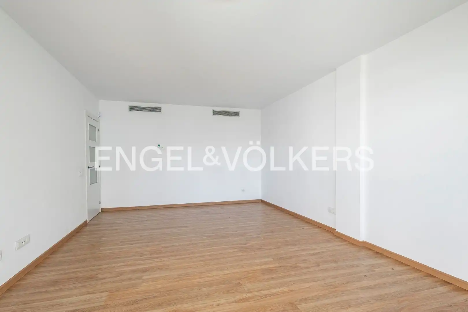 Sala de estar de Piso en venta en Sant Just Desvern con Aire acondicionado, Calefacción y Jardín privado