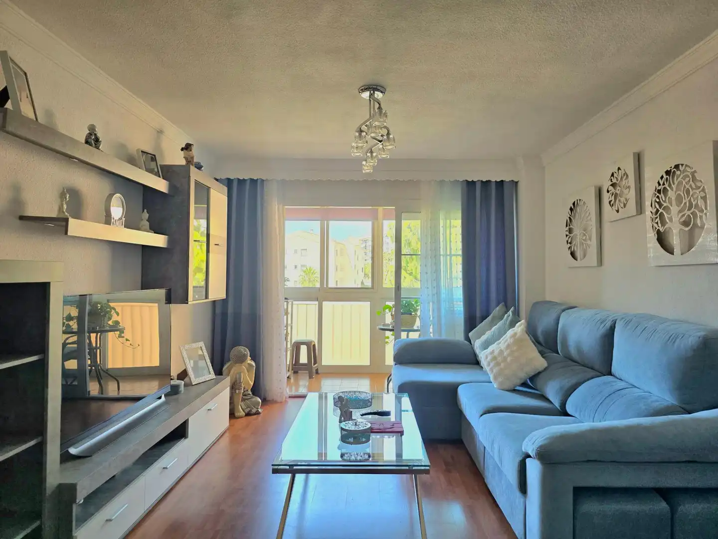 Wohnzimmer von Wohnung zum Verkauf in Torremolinos mit Klimaanlage, Parkett und Terrasse