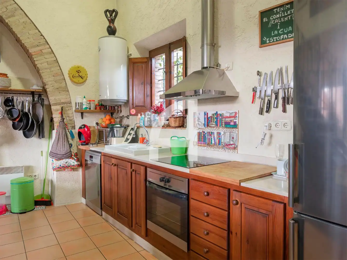 Cocina de Finca rústica en venta en Sant Miquel de Fluvià con Calefacción, Piscina y Amueblado