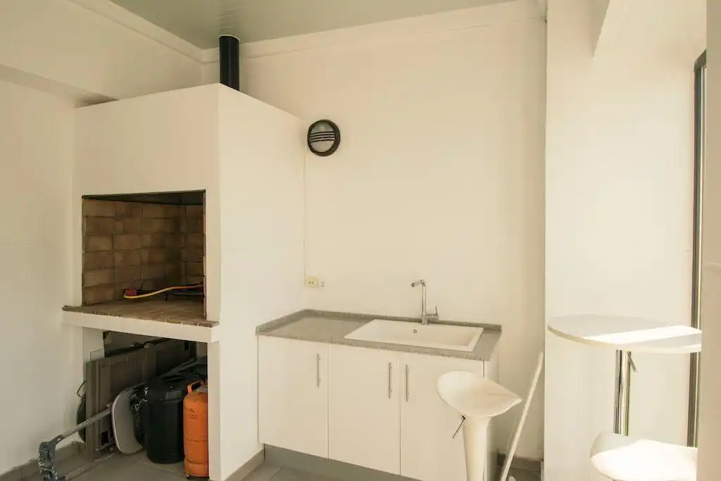 Cocina de Ático de alquiler en La Pobla de Vallbona con Aire acondicionado, Calefacción y Jardín privado