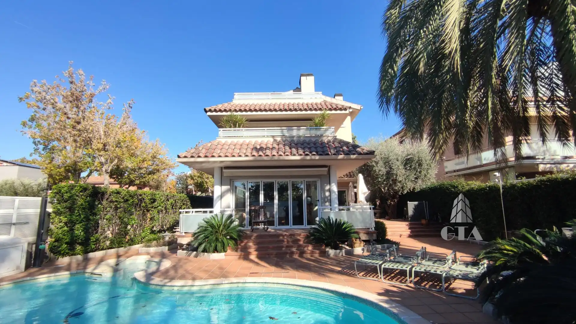 Exterior view of Houses for sale in Sant Cugat del Vallès  with Heating, Private garden and Terrace