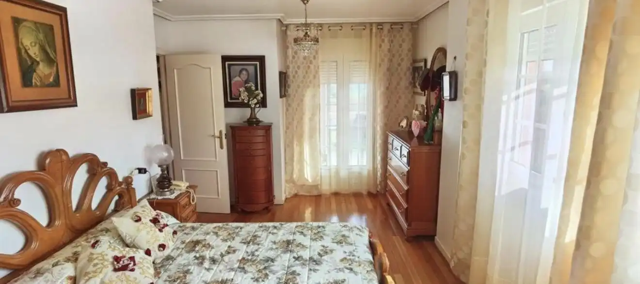 Habitación de Finca rústica en venta en Gijón  con Calefacción y Jardín privado
