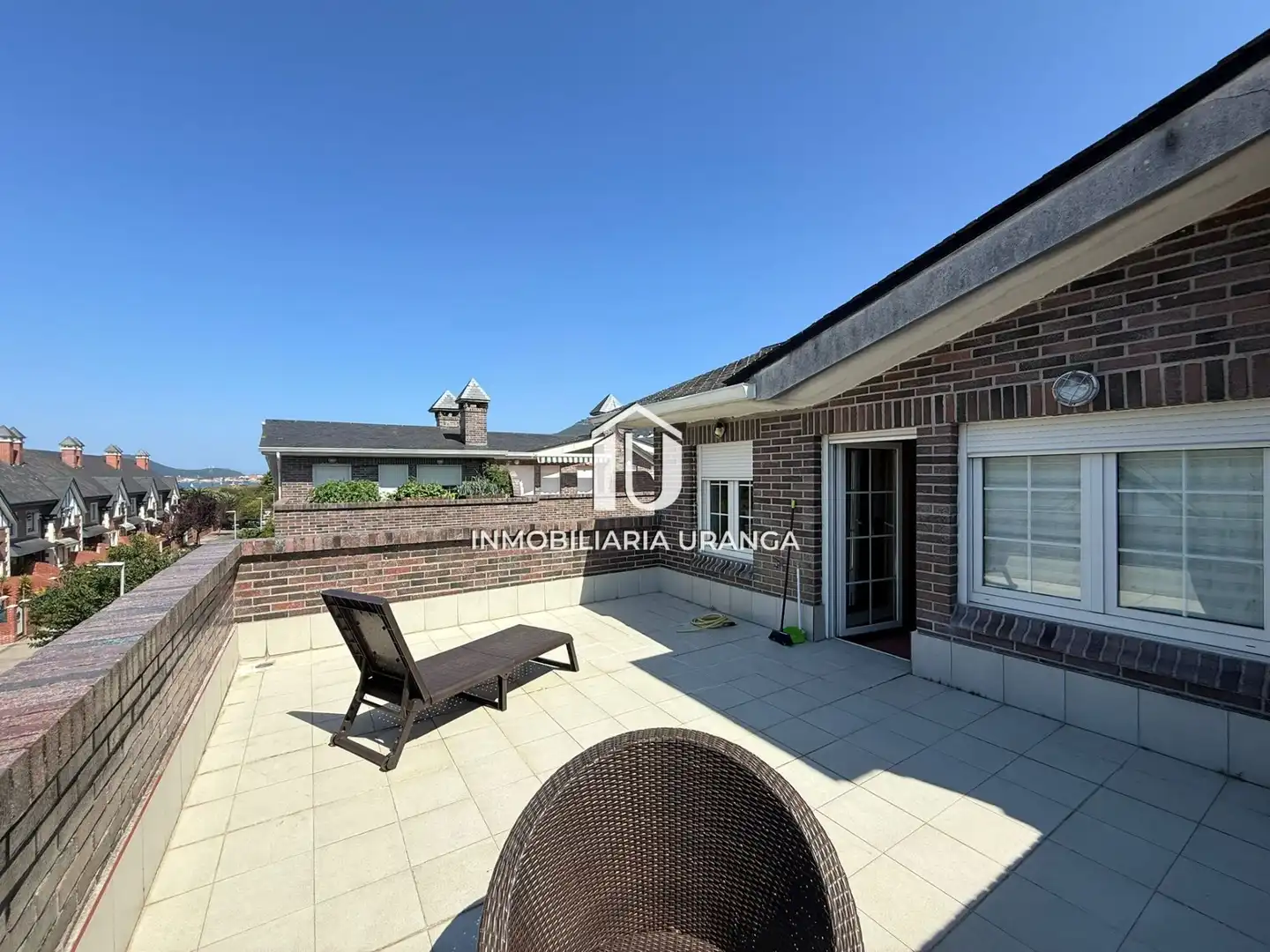 Vista exterior de Casa o chalet en venta en Laredo con Calefacción, Jardín privado y Terraza