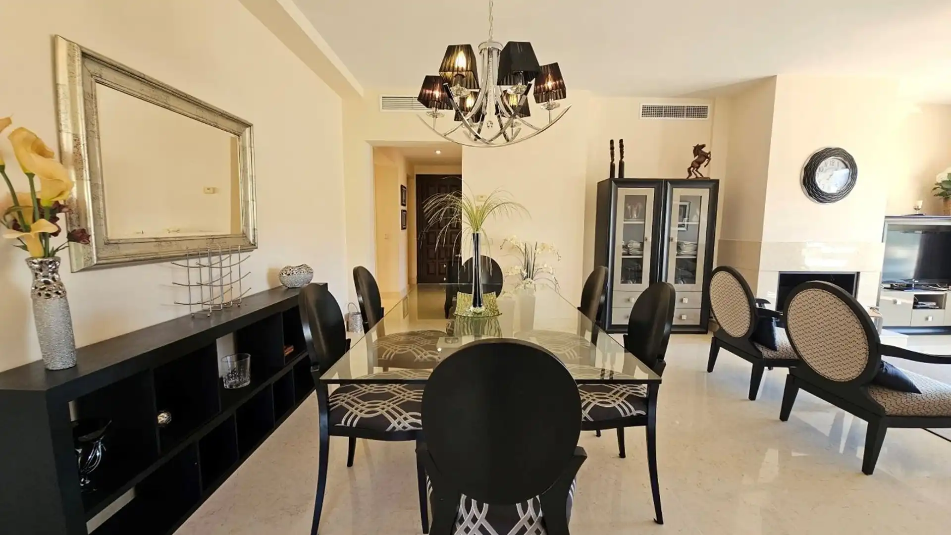 Comedor de Ático en venta en Benahavís con Aire acondicionado, Calefacción y Terraza