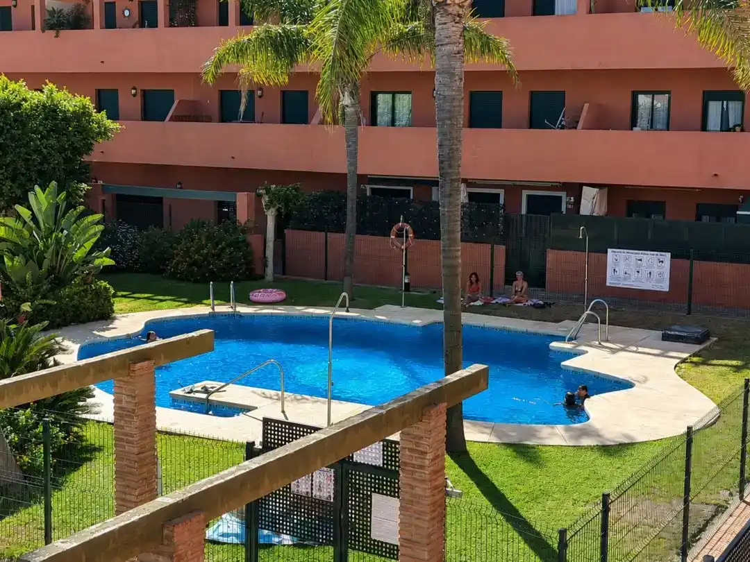 Piscina de Pis en venda en Casares amb Piscina