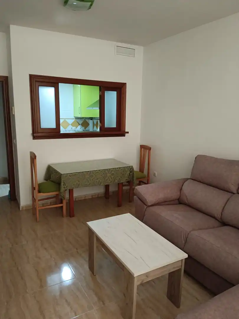 Sala d'estar de Pis de lloguer en Dos Hermanas amb Moblat
