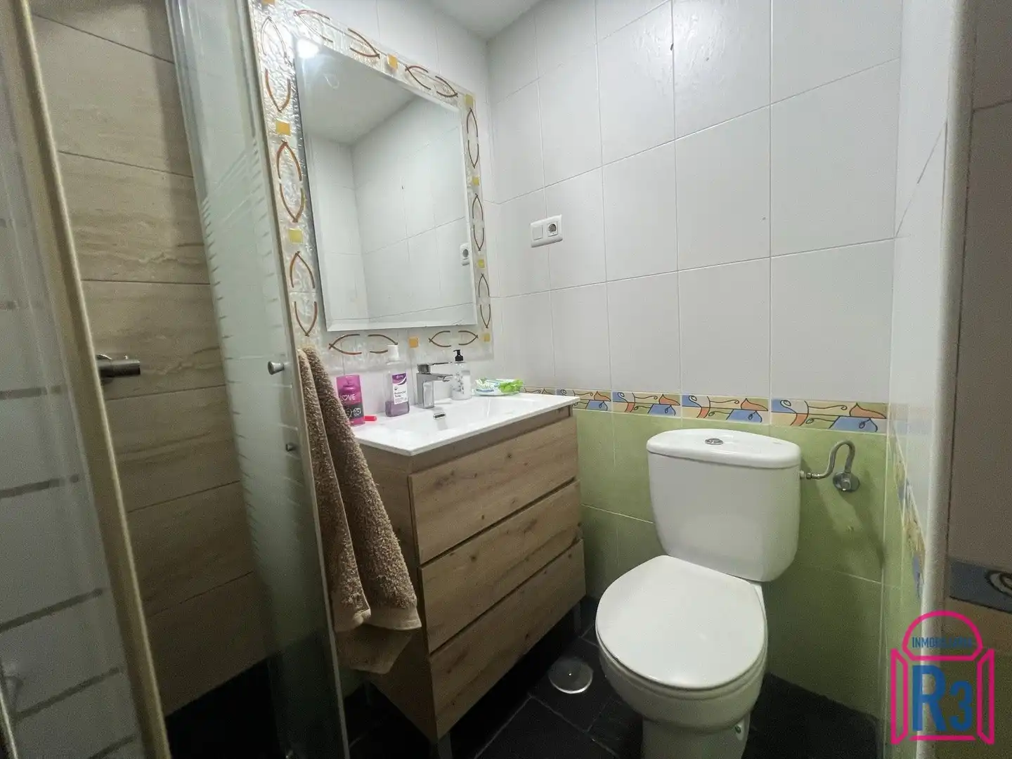 Bany de Apartament en venda en Villaquilambre amb Calefacció, Terrassa i Traster