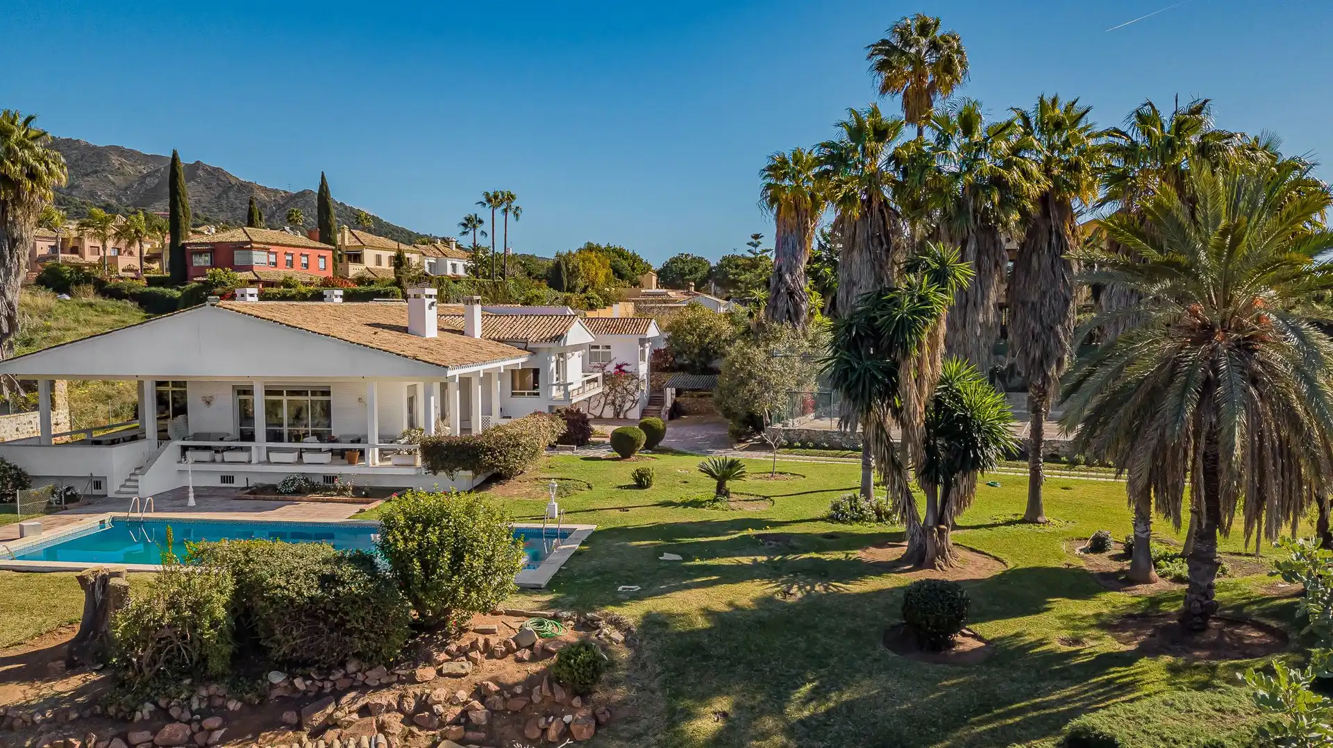 Casa con terraza en venta en San Pedro de Alcántara, imagen 2