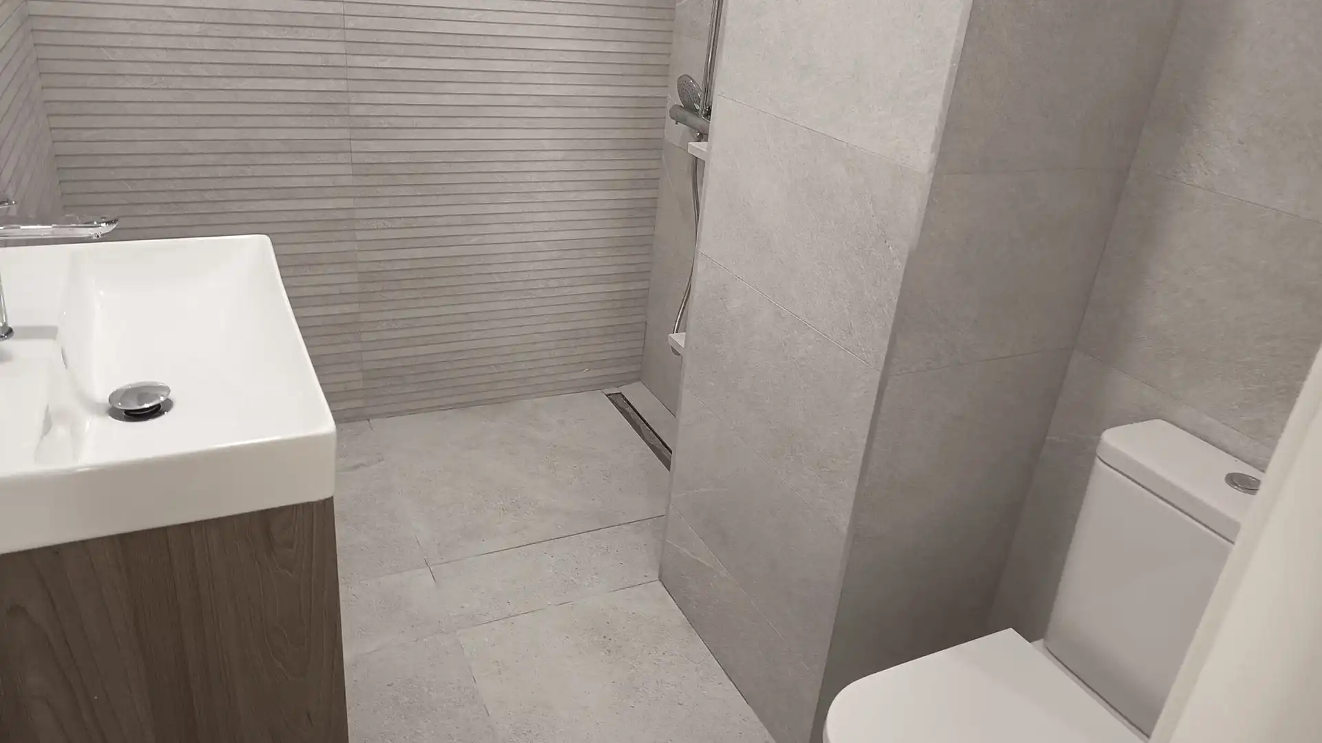 Baño de Piso de alquiler en  Palma de Mallorca con Aire acondicionado, Terraza y Amueblado