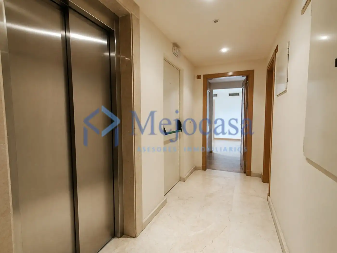 Flat for sale in Madrid  with Air Conditioner, Heating and Private garden