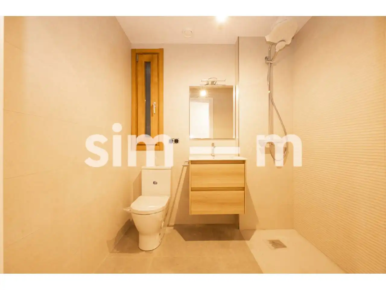 Baño de Piso en venta en Vic con Aire acondicionado, Calefacción y Balcón