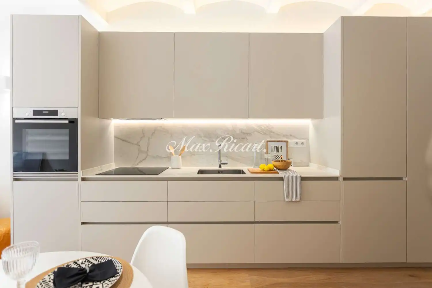 Kitchen of Flat for sale in Barcelona  with Air Conditioner, Heating and Balcony