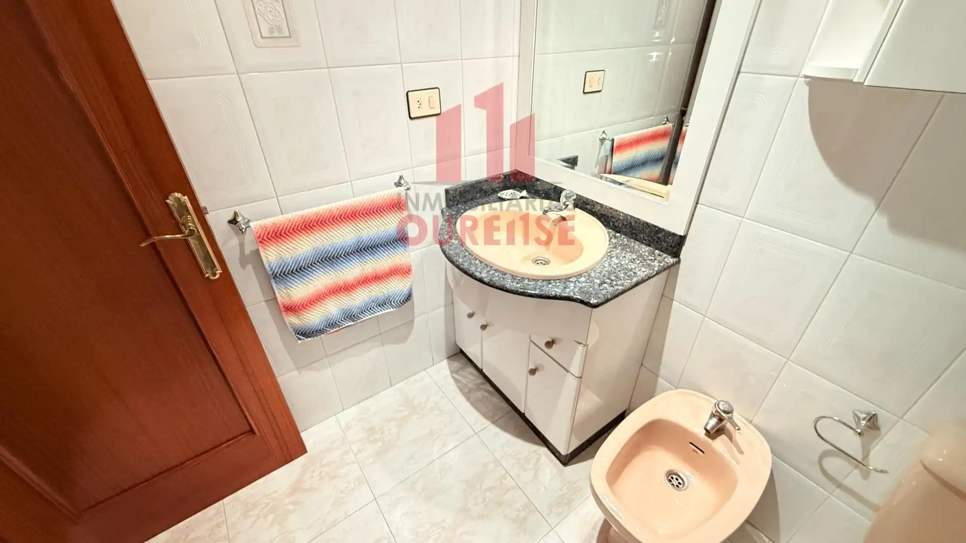 Bathroom of Flat for rent in Ourense Capital   with Furnished