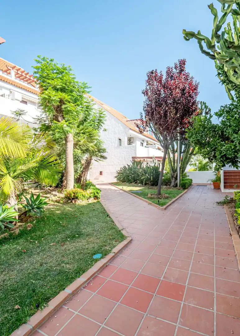 Flat with pool for sale in Calle las Ventas 16