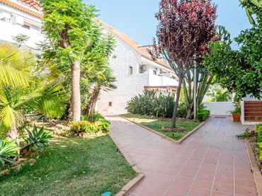 Flat with pool for sale in Calle las Ventas 16