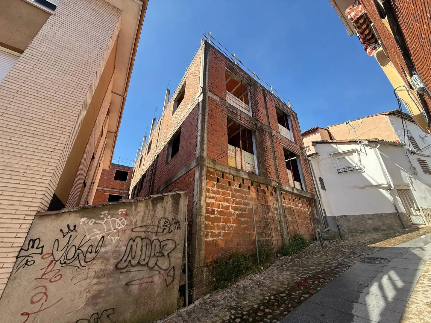 Vista exterior de Nave industrial en venta en Arenas de San Pedro