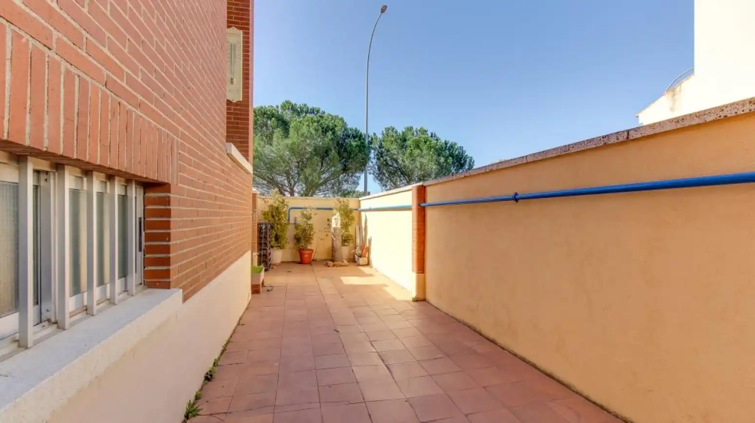 Vista exterior de Casa adosada en venta en Salamanca con Calefacción, Jardín privado y Parquet