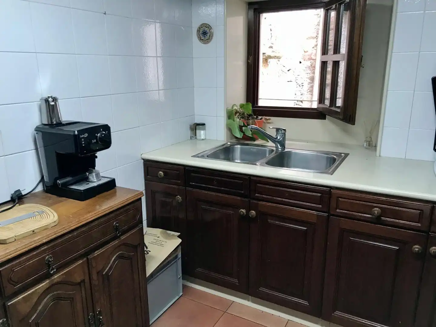 Cuina de Casa adosada en venda en Santiago de Compostela  amb Balcó