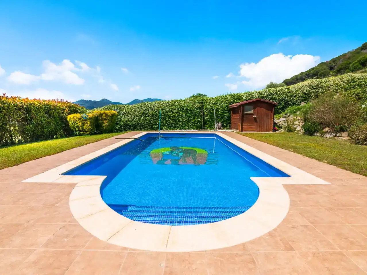 Piscina de Planta baixa en venda en Argentona amb Aire condicionat, Terrassa i Piscina