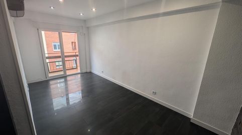 Photo 5 of Flat for rent in Calle Martinez de la Riva, Palomeras Bajas, Madrid Capital