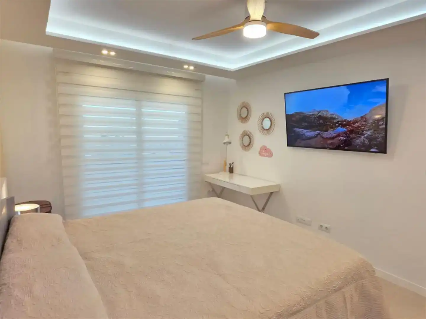 Dormitori de Casa adosada en venda en Santa Eulària des Riu amb Aire condicionat, Piscina i Balcó