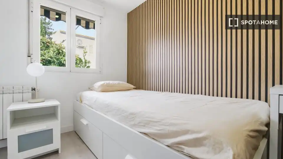 Room in Tres Olivos - Valverde