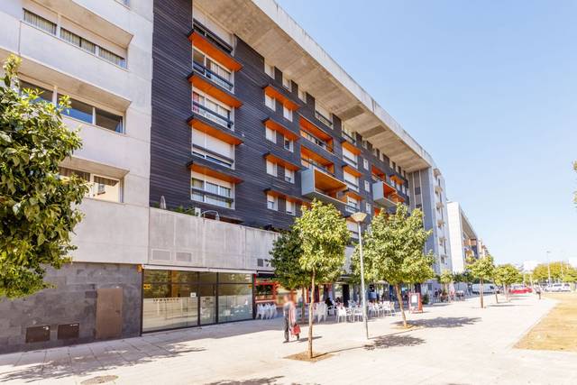 Local comercial en Venta en Avenida Ramon Carande en Parque María Luisa -Giralda Sur