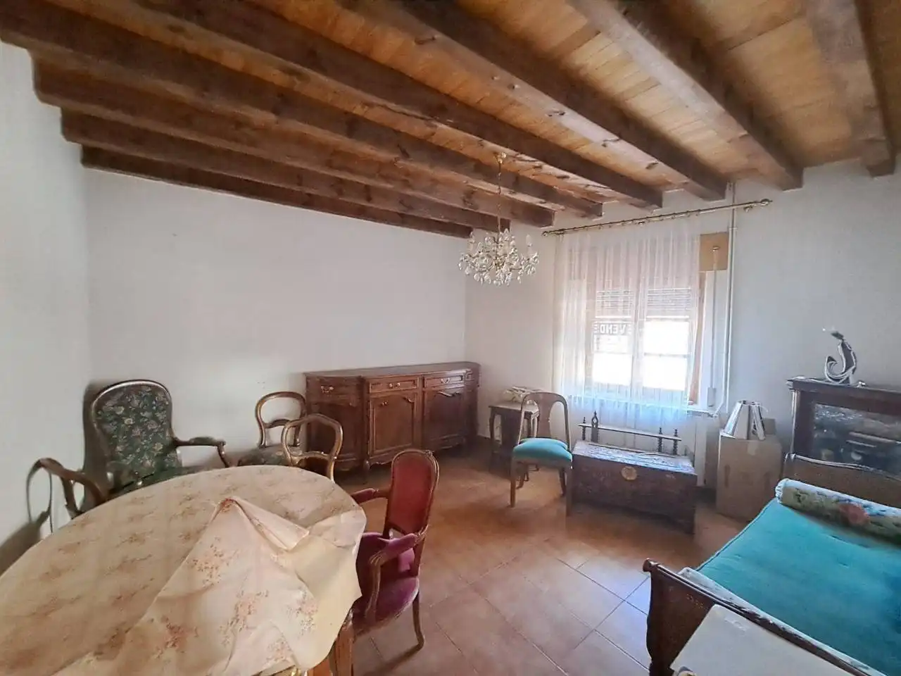Sala d'estar de Casa o xalet en venda en Hontanas amb Calefacció, Jardí privat i Terrassa