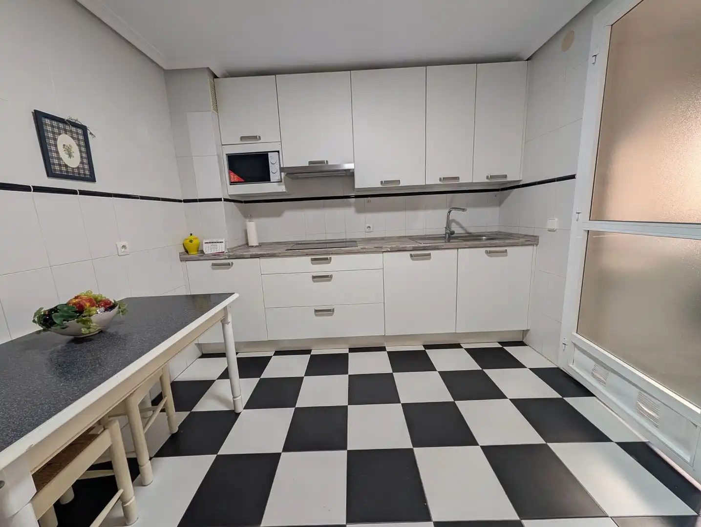 Cocina de Apartamento de alquiler en Estepona con Amueblado y Balcón