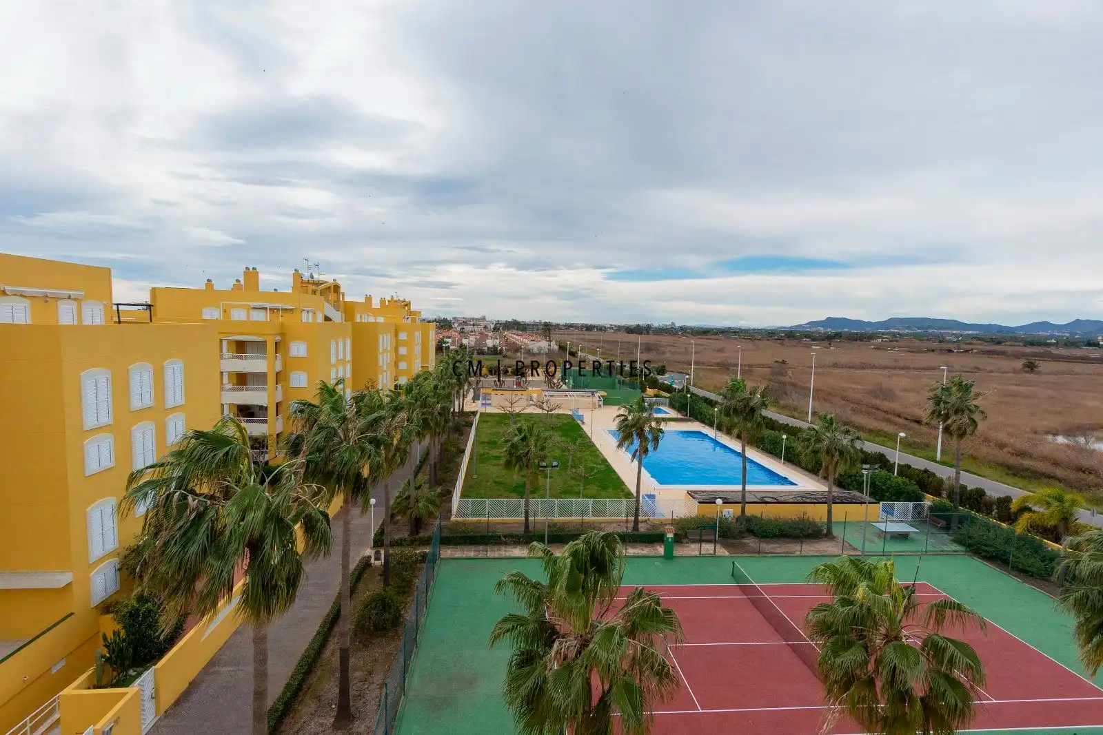 Attic for rent in Salines, de Les, Corinto - Almarda