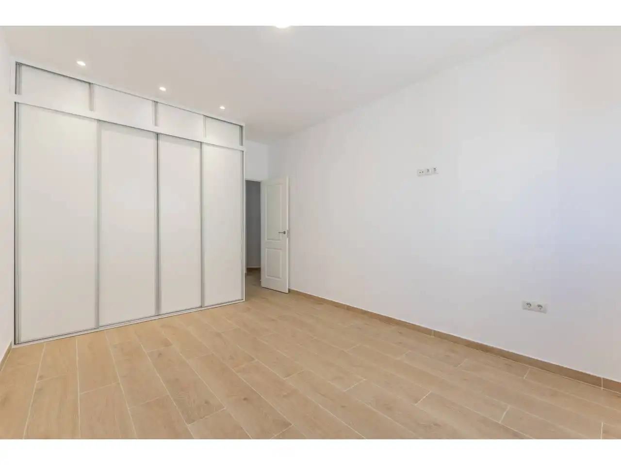 Habitación de Piso en venta en Valencia con Balcón