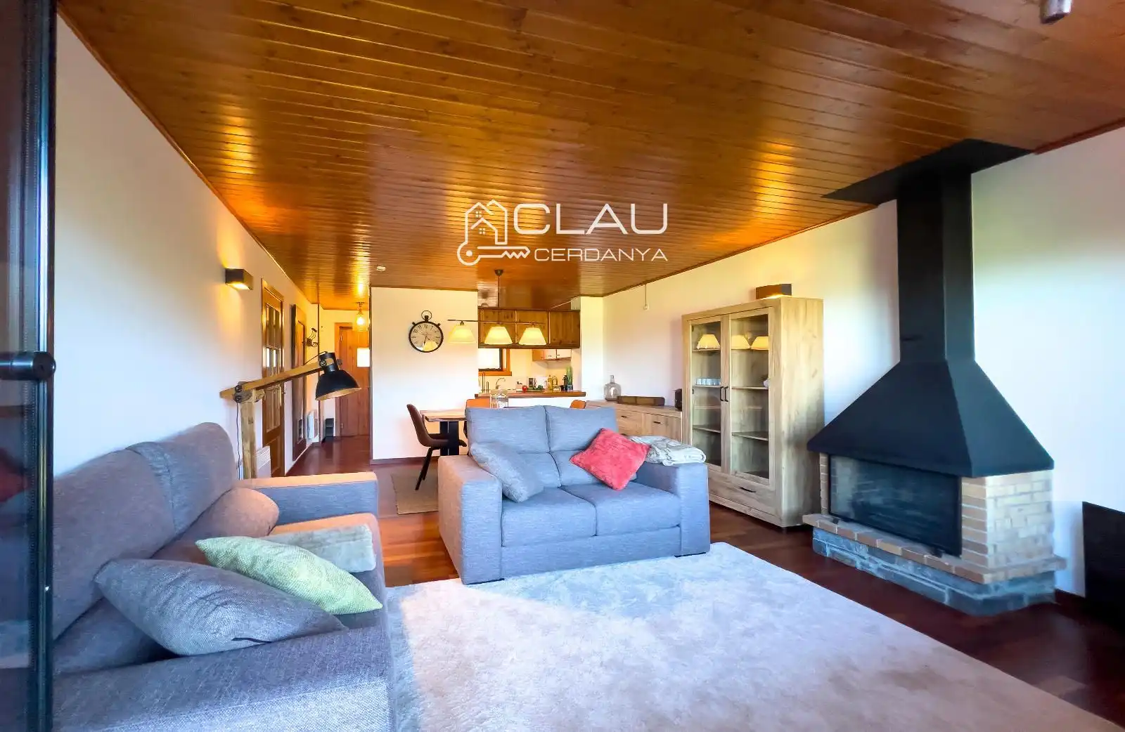 Sala de estar de Piso de alquiler en Osséja con Calefacción, Jardín privado y Parquet