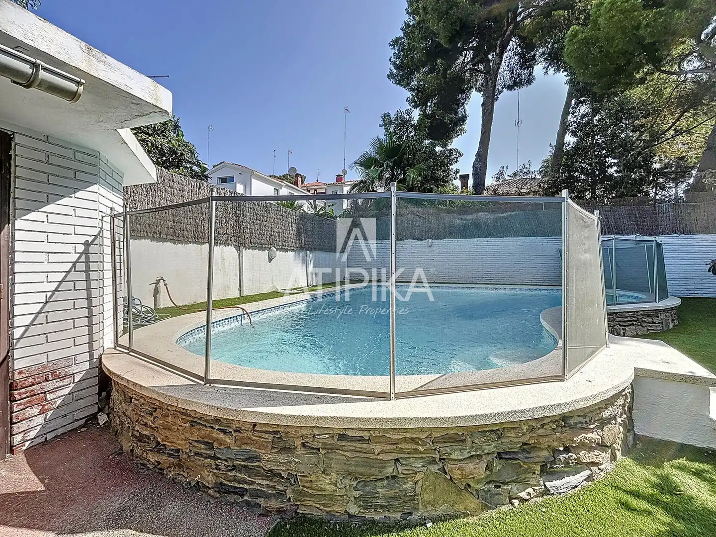 Piscina de Casa o xalet en venda en Castelldefels amb Aire condicionat, Calefacció i Parquet