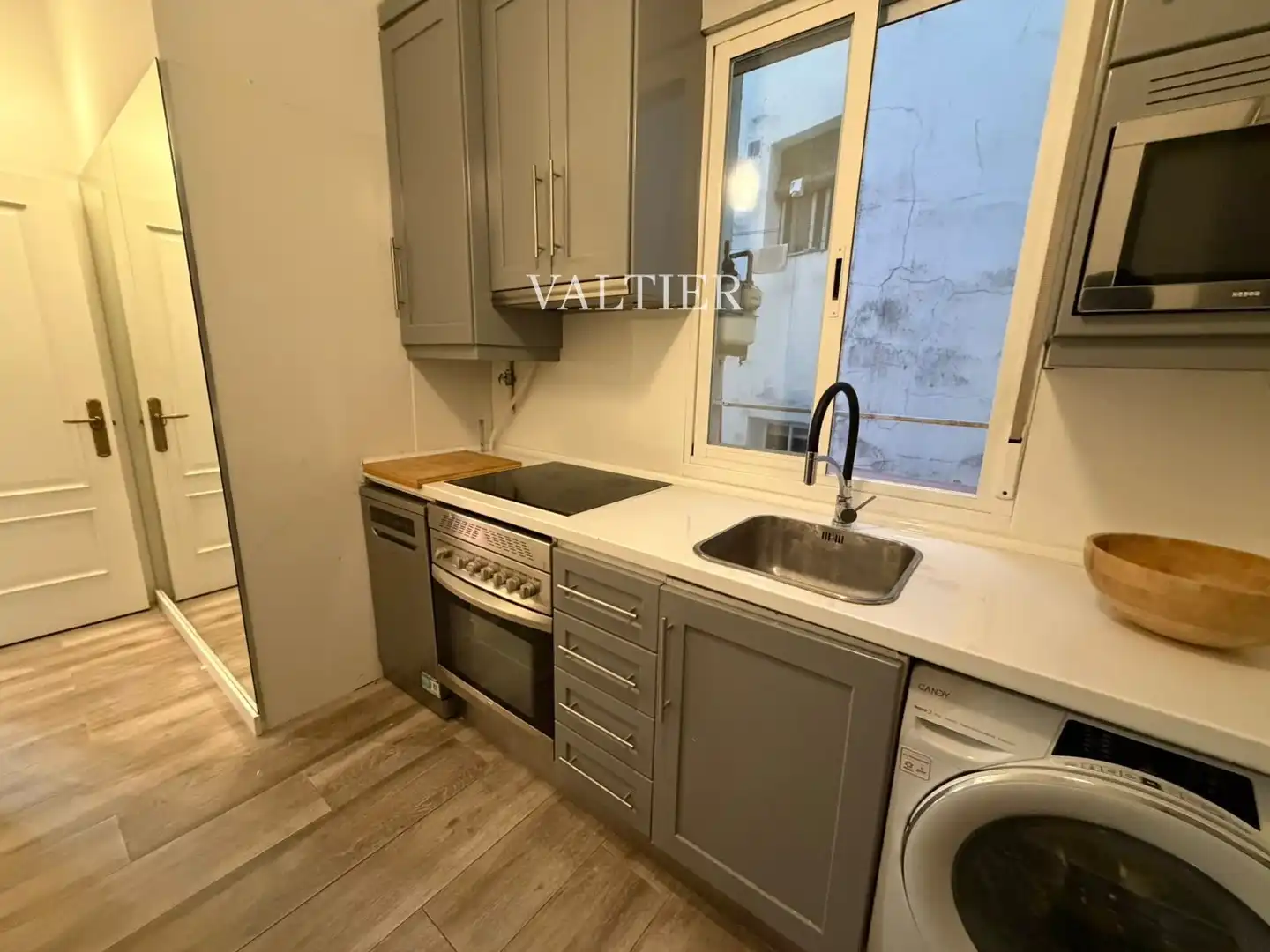 Flat for rent in ALFONSO XII, Jerónimos