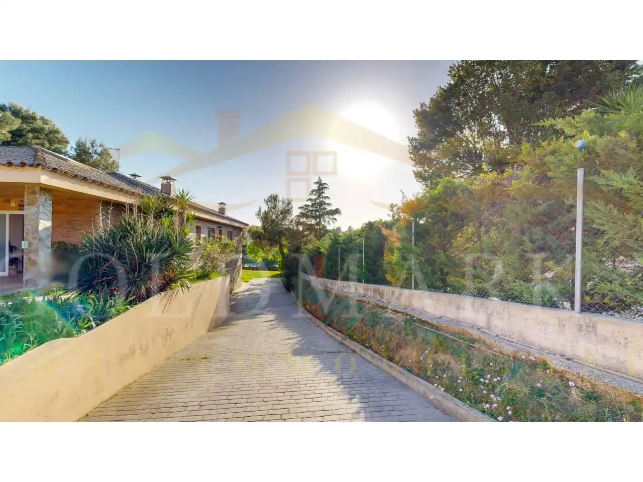 Vista exterior de Casa o xalet en venda en Sabadell amb Aire condicionat, Jardí privat i Terrassa