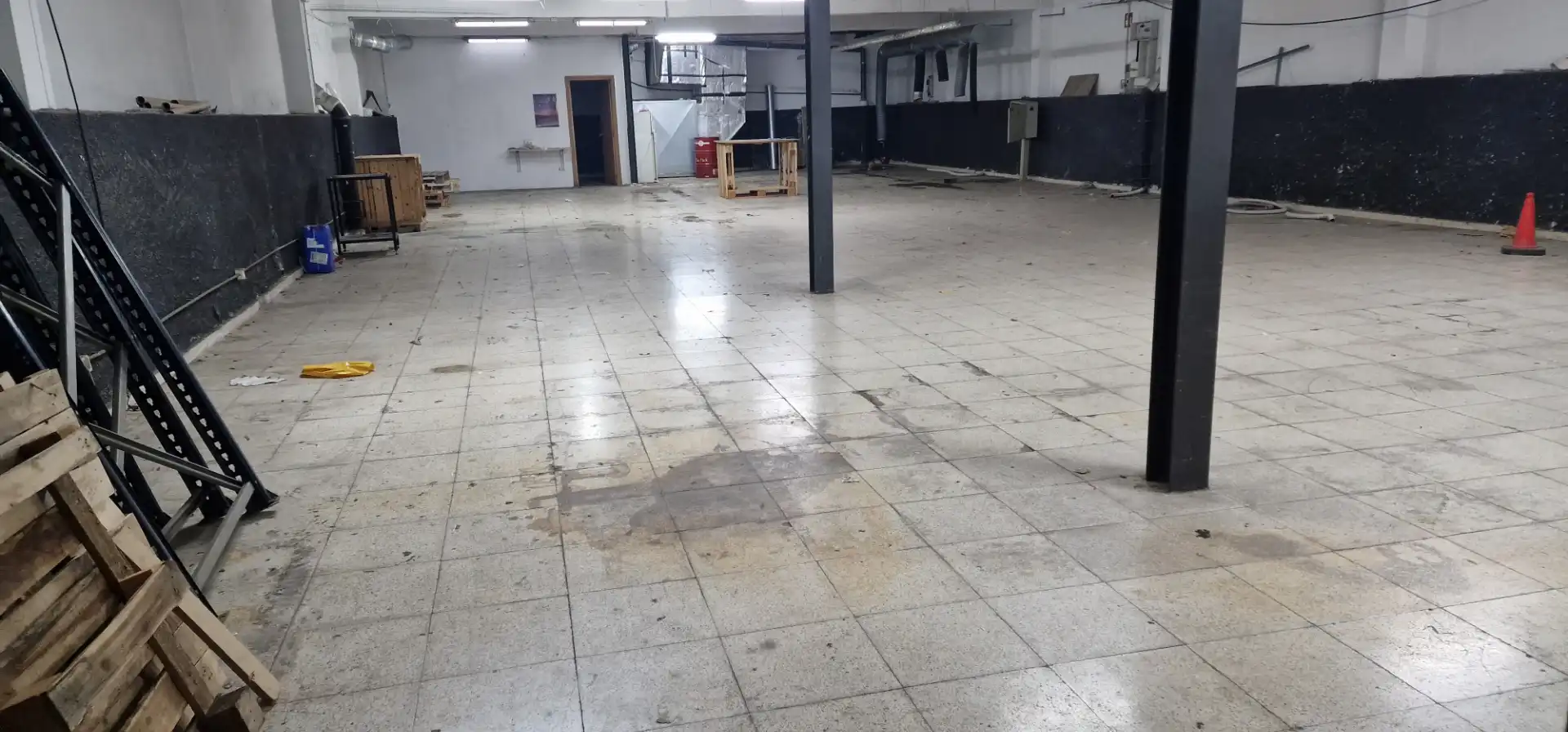 Gewerbefläche zur Miete in Carrer Monturiol, imagen 2