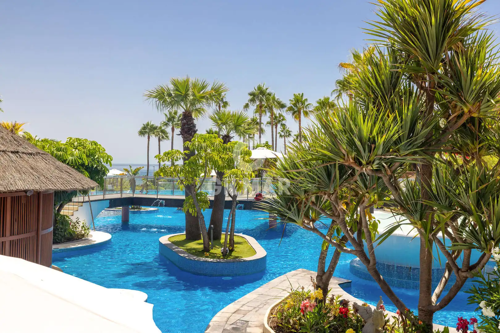 Piscina de Planta baja en venta en Estepona con Calefacción, Jardín privado y Trastero
