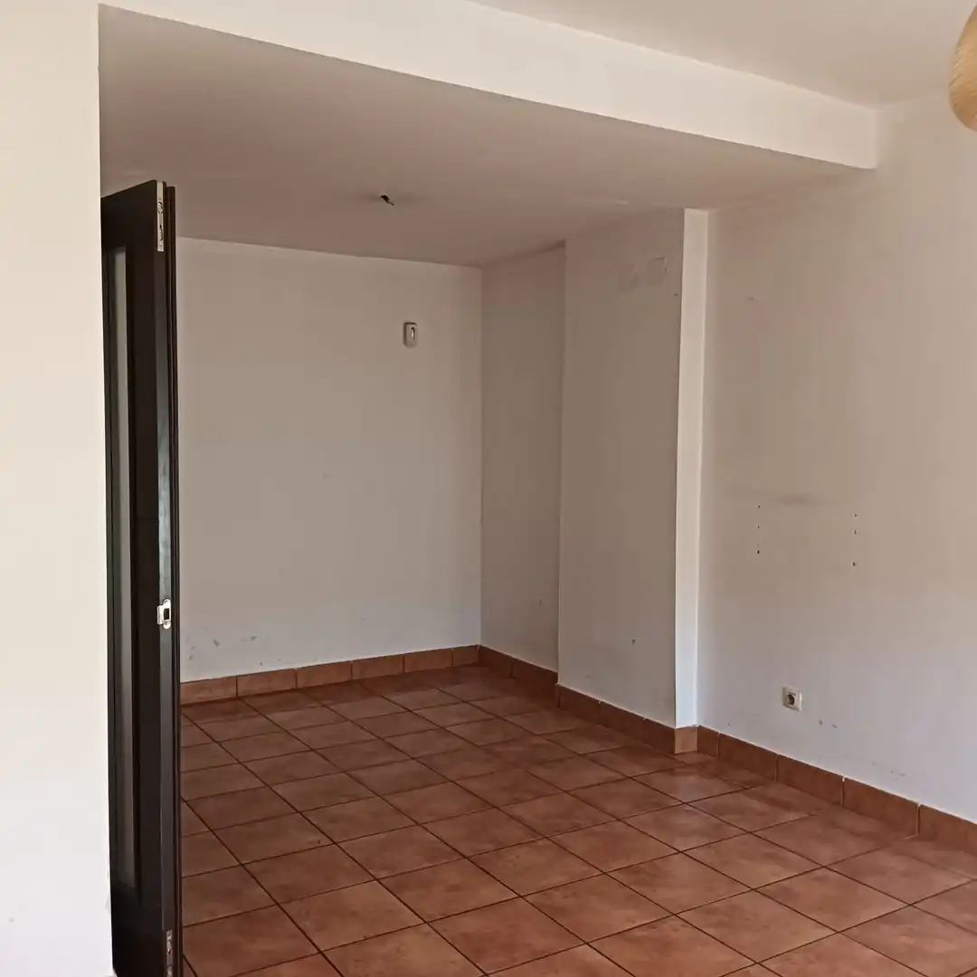 Casa aparellada en venda a C/ Albahaca, imagen 3